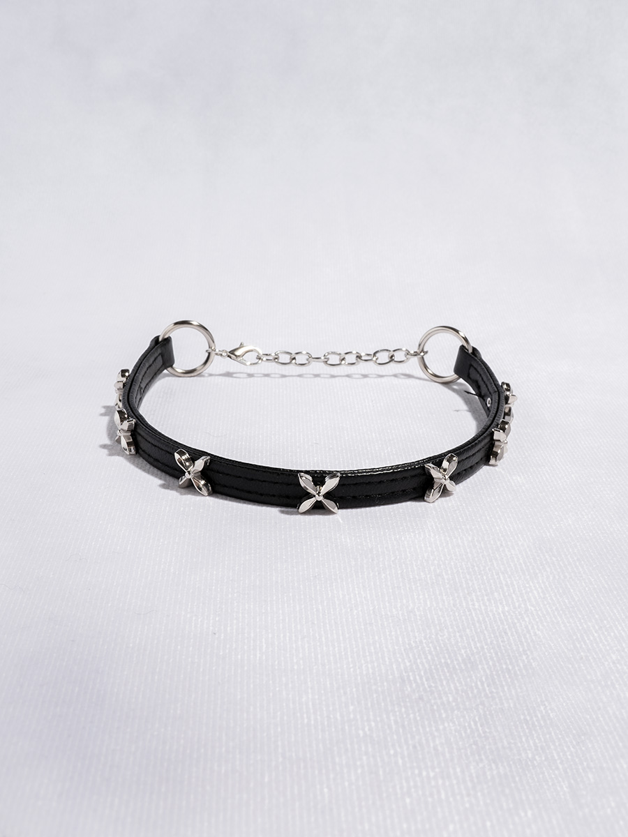 クロススタッズチョーカー