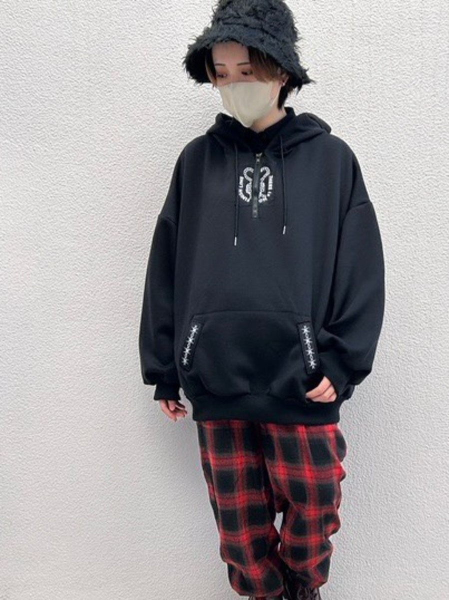 ハーフZIPフーディー