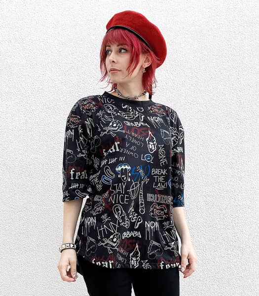 総柄Tシャツ