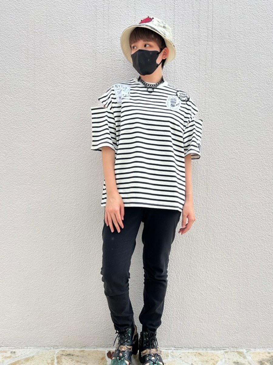 オープンショルダーTシャツ